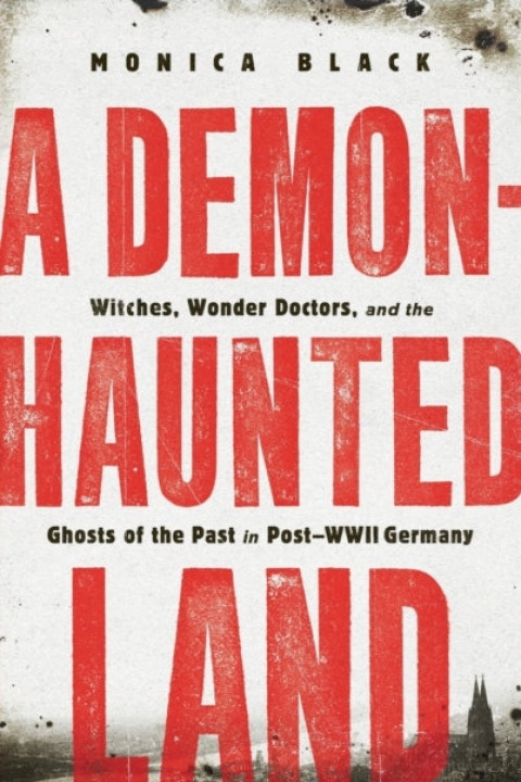 Omslag: A Demon-haunted Land