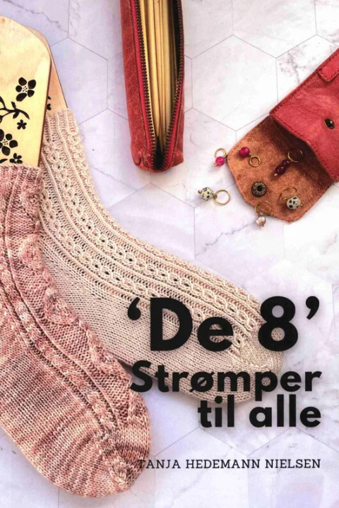 Omslag: 'De 8' Strømper til alle