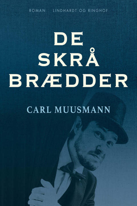 Omslag: De skrå brædder