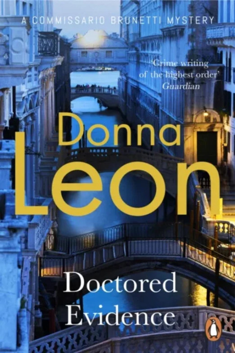 Omslag: Doctored Evidence
