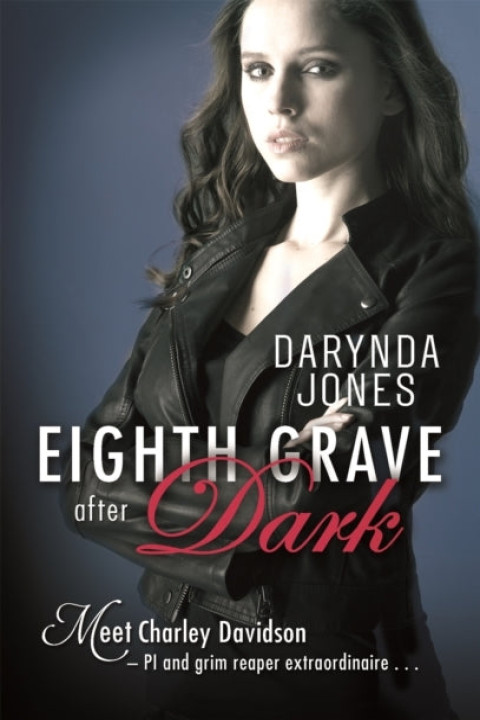Omslag: Eighth Grave After Dark