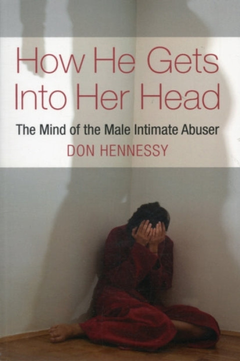 Omslag: How He Gets Into Her Head