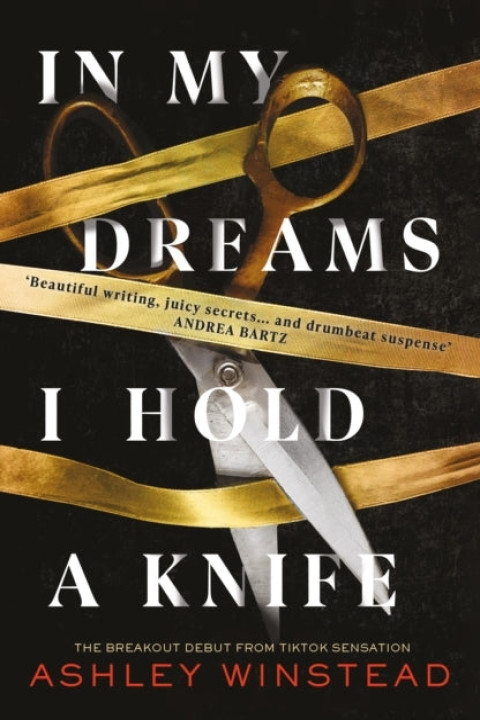 Omslag: In My Dreams I Hold A Knife