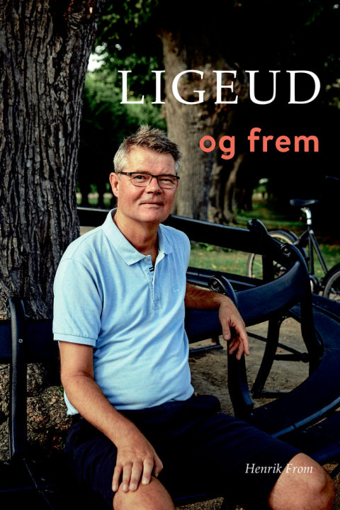 Omslag: Ligeud og frem
