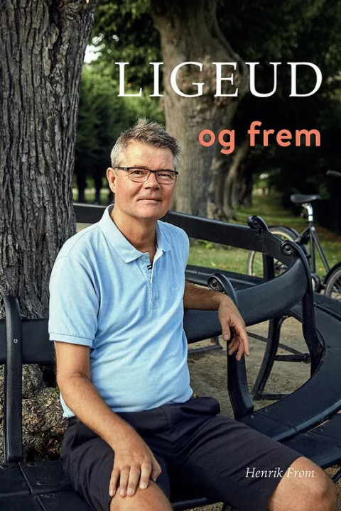 Omslag: Ligeud og frem