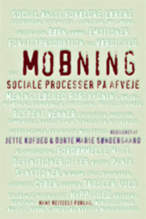 Omslag: Mobning - Sociale processer på afveje