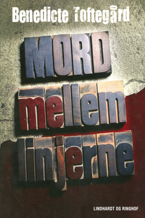 Omslag: Mord mellem linjerne