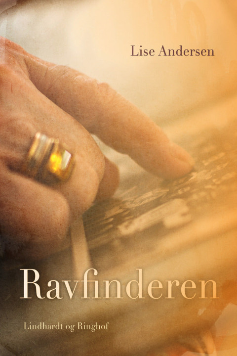 Omslag: Ravfinderen