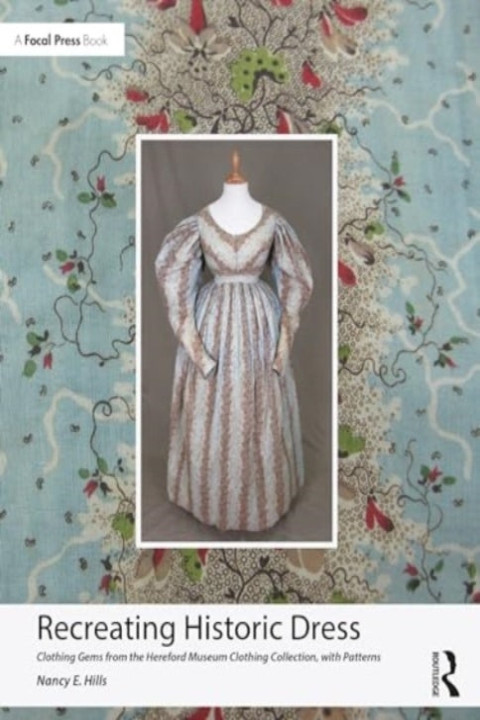 Omslag: Recreating Historic Dress