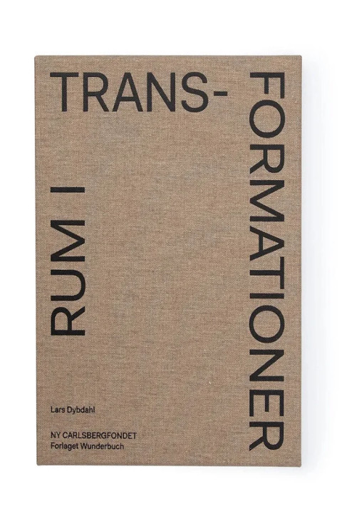 Omslag: Rum i transformationer