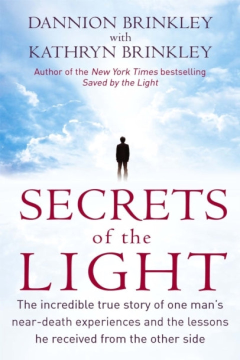 Omslag: Secrets of the Light