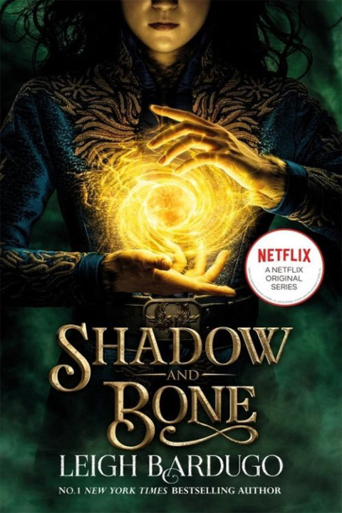 Omslag: Shadow and Bone: a Netflix Original Series
