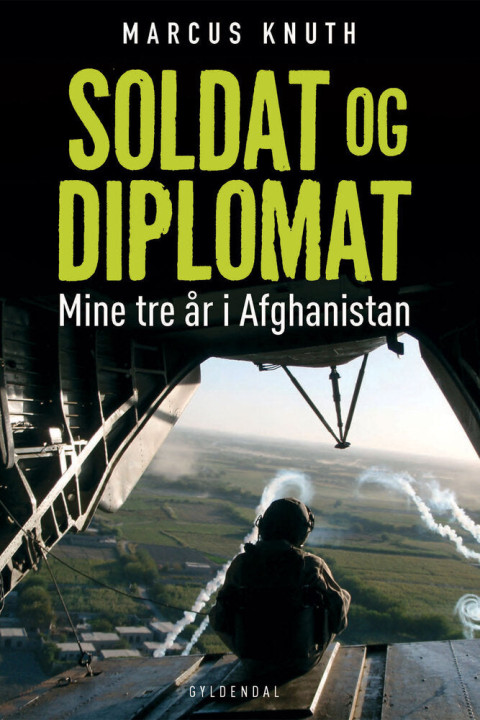 Omslag: Soldat og diplomat