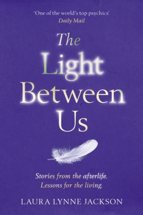 Omslag: The Light Between Us