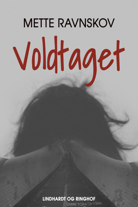 Omslag: Voldtaget