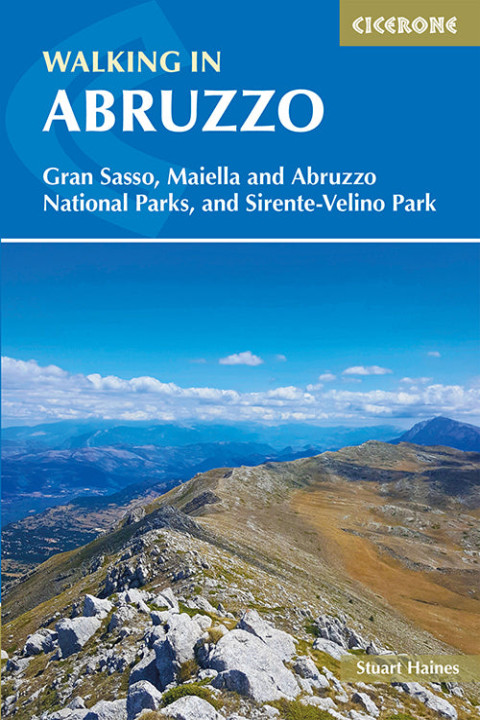Omslag: Walking in Abruzzo